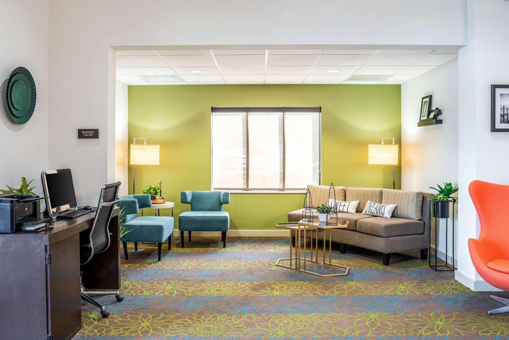 Sleep Inn & Suites Harrisonburg Near University Exteriör bild