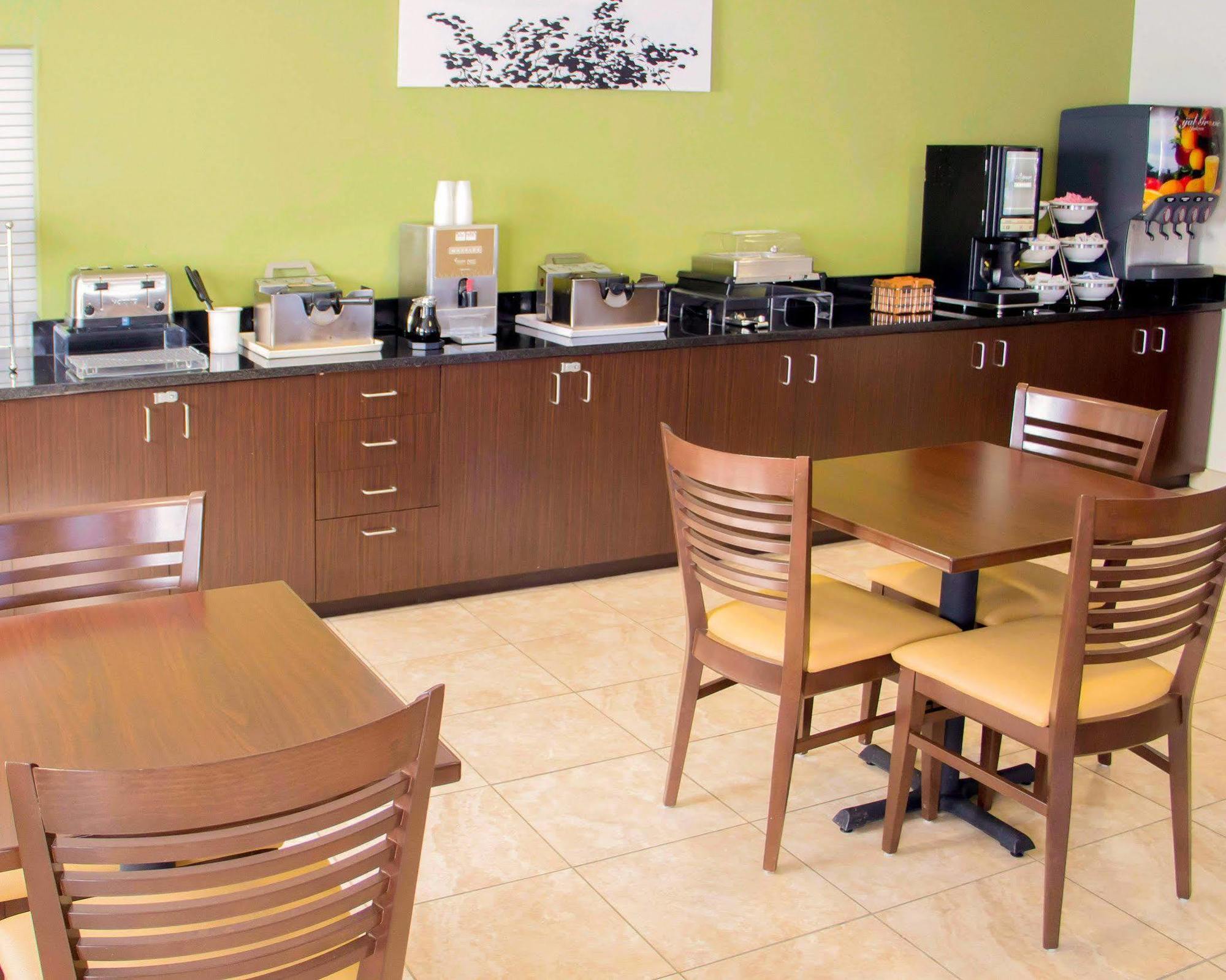 Sleep Inn & Suites Harrisonburg Near University Exteriör bild